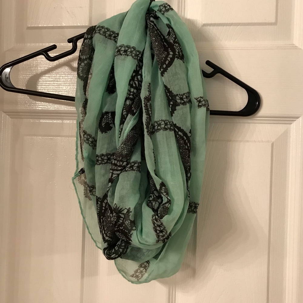 🛑Lacy infinity scarf design